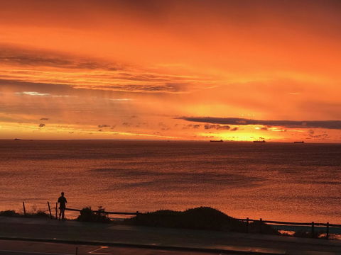 Cottesloe Beachfront Ocean View Apartment - Accommodation Sunshine Coast 14