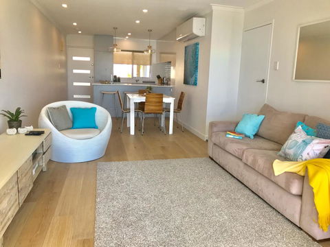 Cottesloe Beachfront Ocean View Apartment - Accommodation Sunshine Coast 7