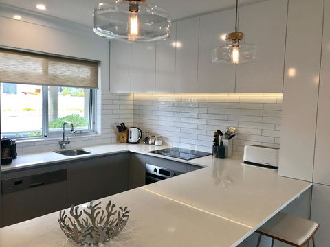 Cottesloe Beachfront Ocean View Apartment - Accommodation Sunshine Coast 12