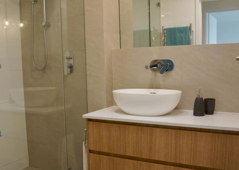 Cottesloe Beachfront Ocean View Apartment - Accommodation Sunshine Coast 17