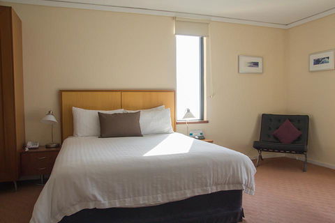 Ocean Beach Hotel - Accommodation Sunshine Coast 1