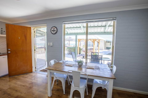 Shark Bay Seafront Apartments - Accommodation Sunshine Coast 3