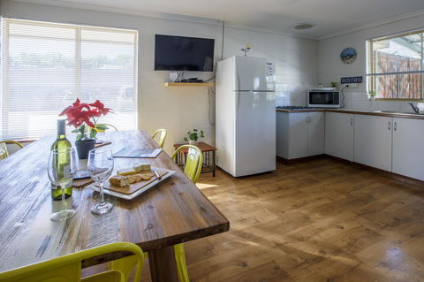 Shark Bay Seafront Apartments - Accommodation Sunshine Coast 37