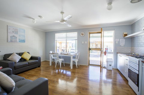 Shark Bay Seafront Apartments - Accommodation Sunshine Coast 12
