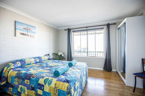 Shark Bay Seafront Apartments - Accommodation Sunshine Coast 29