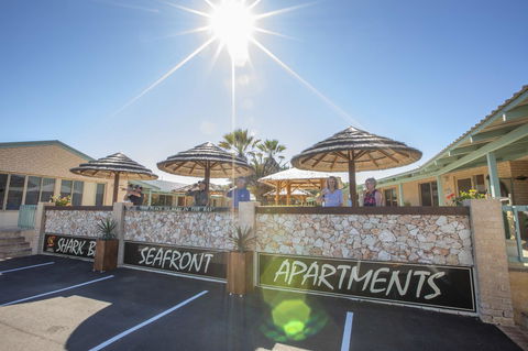 Shark Bay Seafront Apartments - Accommodation Sunshine Coast 27