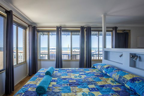 Shark Bay Seafront Apartments - Accommodation Sunshine Coast 35