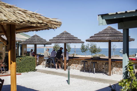 Shark Bay Seafront Apartments - Accommodation Sunshine Coast 6