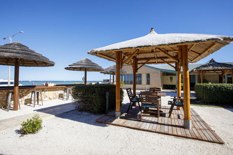 Shark Bay Seafront Apartments - Accommodation Sunshine Coast 21