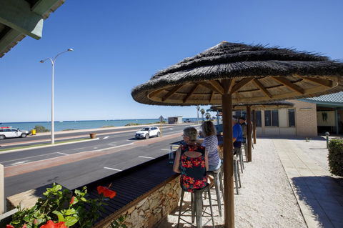 Shark Bay Seafront Apartments - Accommodation Sunshine Coast 38