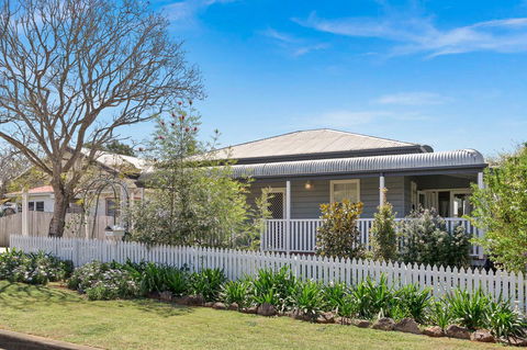 Lavender Cottage - Accommodation Sunshine Coast 0
