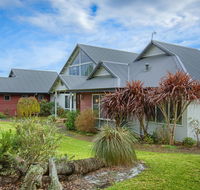 Glenelg on King Bed  Breakfast - Accommodation Sunshine Coast
