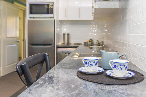 Blue Door Apartments - Accommodation Sunshine Coast 16