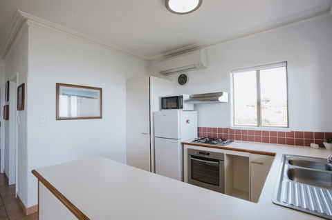 Canal Rocks Beachfront Apartments - Accommodation Sunshine Coast 10