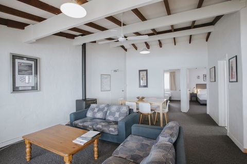 Canal Rocks Beachfront Apartments - Accommodation Sunshine Coast 38