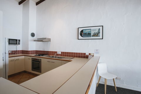 Canal Rocks Beachfront Apartments - Accommodation Sunshine Coast 25