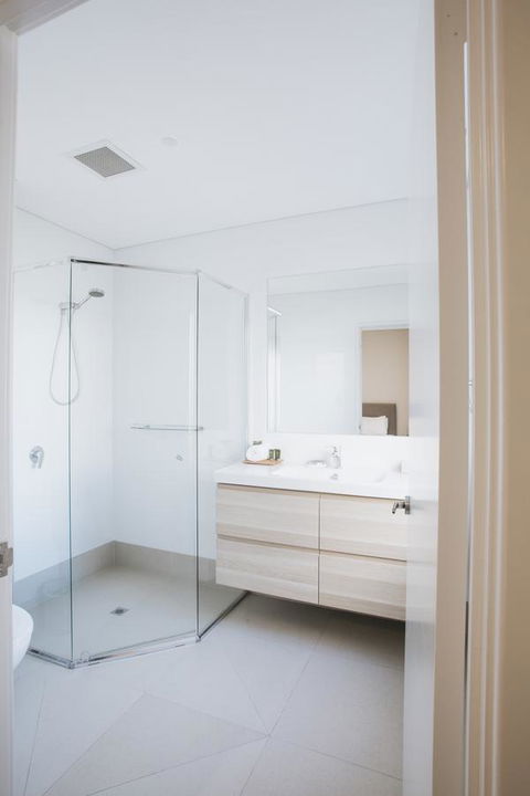 Canal Rocks Beachfront Apartments - Accommodation Sunshine Coast 40