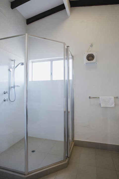 Canal Rocks Beachfront Apartments - Accommodation Sunshine Coast 30