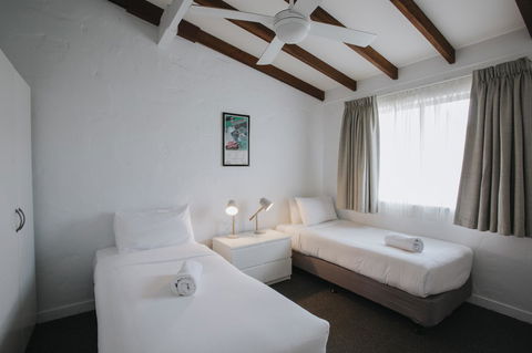 Canal Rocks Beachfront Apartments - Accommodation Sunshine Coast 17