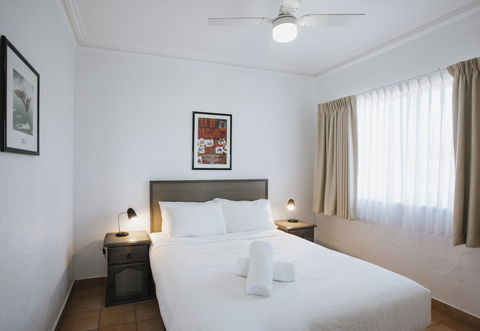 Canal Rocks Beachfront Apartments - Accommodation Sunshine Coast 7