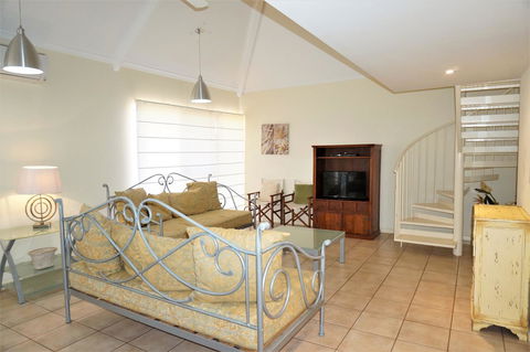 Osprey Holiday Village Unit 110 - Accommodation Sunshine Coast 4