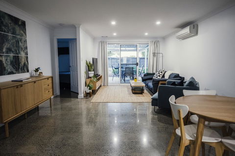 FortyTwo - Oceanside Retreat Busselton - Accommodation Sunshine Coast 0