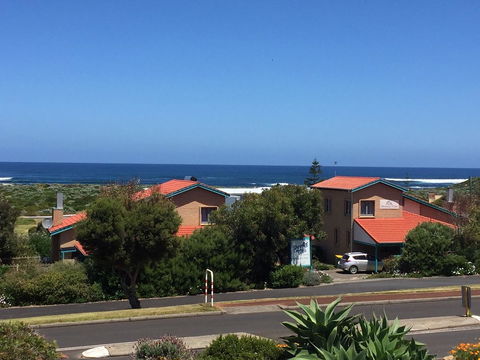 Beachside Prevelly Villas - Accommodation Sunshine Coast 0