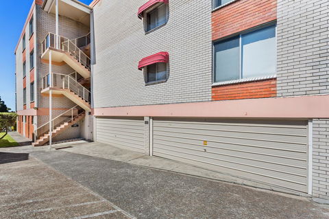 Laman Lodge, Unit 2, 15 Laman Street - Accommodation Sunshine Coast 14