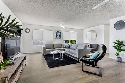 Laman Lodge, Unit 2, 15 Laman Street - Accommodation Sunshine Coast 1