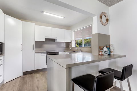 Laman Lodge, Unit 2, 15 Laman Street - Accommodation Sunshine Coast 6