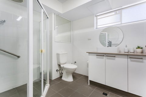 Laman Lodge, Unit 2, 15 Laman Street - Accommodation Sunshine Coast 11