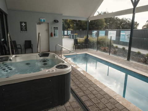 FortyOne - Oceanside Retreat Busselton - Accommodation Sunshine Coast 3
