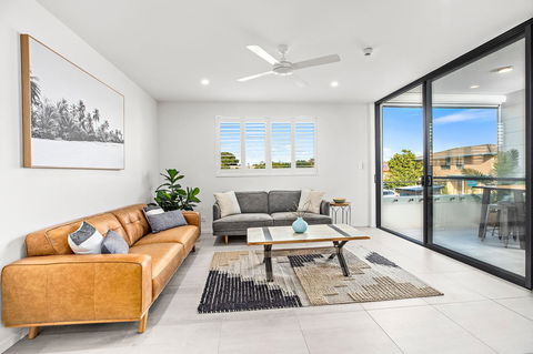 Rockpool 2 Sawtell Beach - Just Steps To Restaurants And 2 Min Stroll To Beach! - Accommodation Sunshine Coast 0