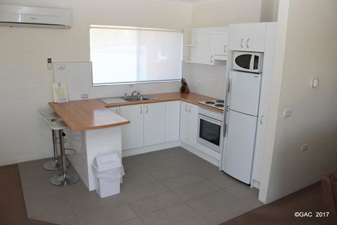 Mollymook Cove Apartments - Accommodation Sunshine Coast 12