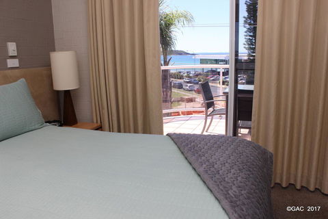 Mollymook Cove Apartments - Accommodation Sunshine Coast 6