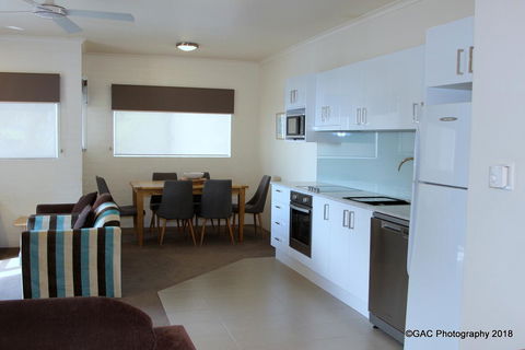 Mollymook Cove Apartments - Accommodation Sunshine Coast 15