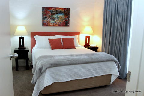 Mollymook Cove Apartments - Accommodation Sunshine Coast 4