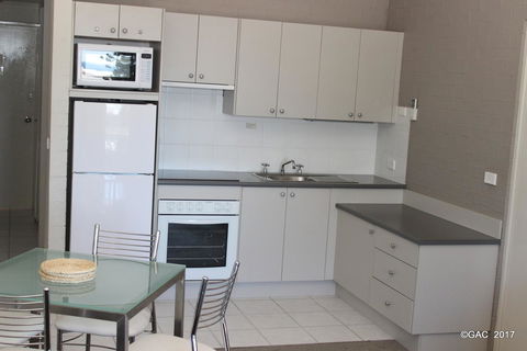 Mollymook Cove Apartments - Accommodation Sunshine Coast 23