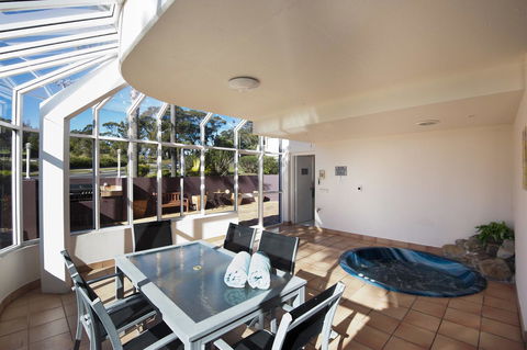 Mollymook Cove Apartments - Accommodation Sunshine Coast 35