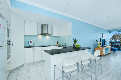 On The Beach Getaway - Accommodation Sunshine Coast 3