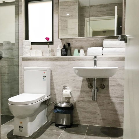 Modern & Cosy 2-Bedroom Apartment Hornsby - Accommodation Sunshine Coast 12