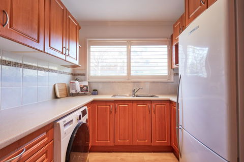 Bright And Spacious Family Home With Leafy Deck - Accommodation Sunshine Coast 18