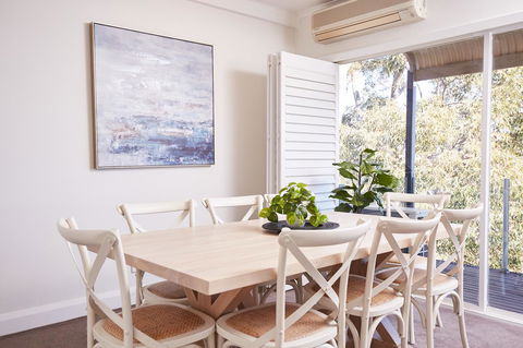 Bright And Spacious Family Home With Leafy Deck - Accommodation Sunshine Coast 22