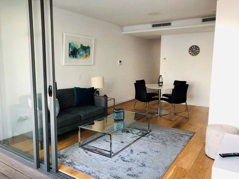 Wyndel Apartments Neutral Bay - Military - Accommodation Sunshine Coast 0