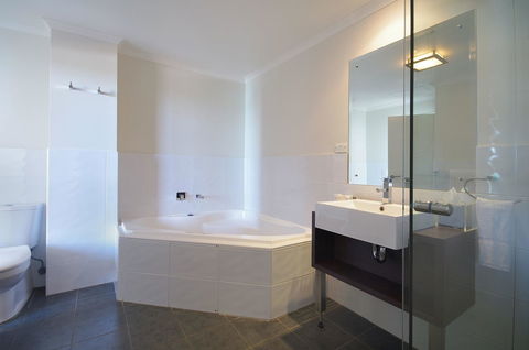 Macquarie Waters Boutique Apartment Hotel - Accommodation Sunshine Coast 28