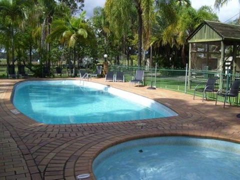 Glenwood Tourist Park & Motel - Accommodation Sunshine Coast 3