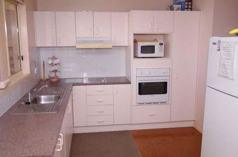 Bellhaven 2, 17 Willow Street - Accommodation Sunshine Coast 0
