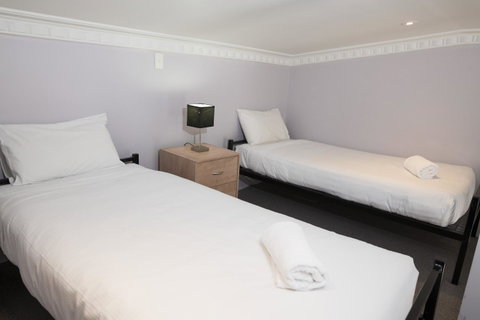 Banjo Paterson Inn - Accommodation Sunshine Coast 26