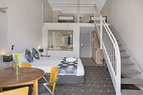 Banjo Paterson Inn - Accommodation Sunshine Coast 2