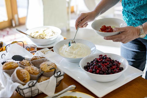 Thistle Hill Guesthouse - Walk To Many Wineries And Restaurants - Accommodation Sunshine Coast 9
